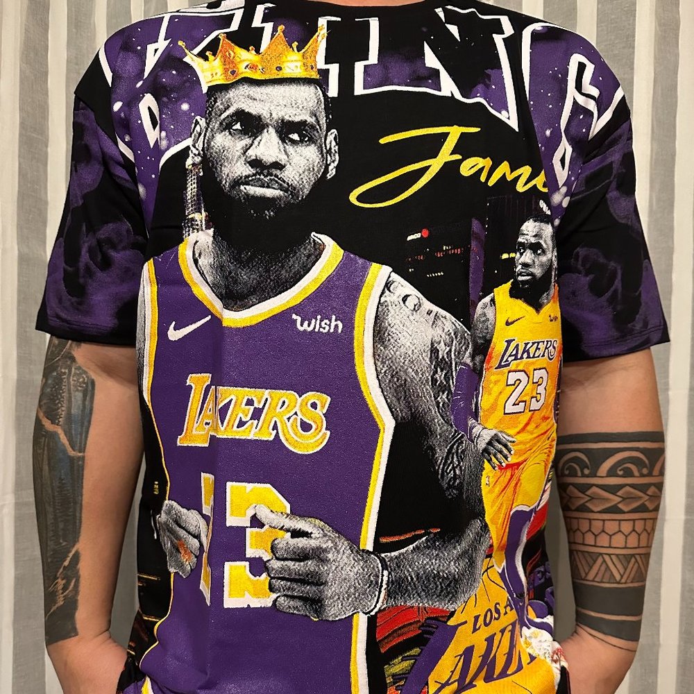 LEBRON JAMES SHIRT SIZE LARGE